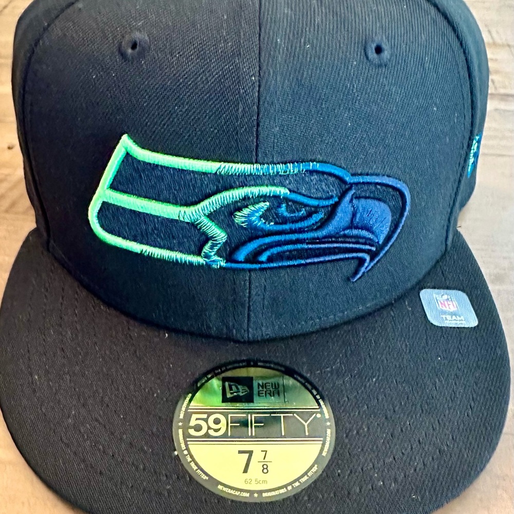 *NWT* NFL 50 Fifty fitted color dim Seahawks hat. Size 7 7/8.